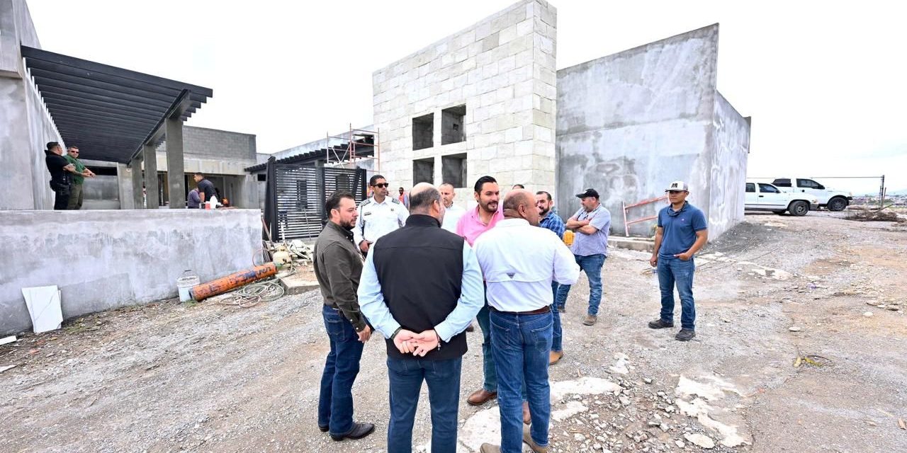 Carlos Villarreal supervisa avance del Centro Integral de Seguridad