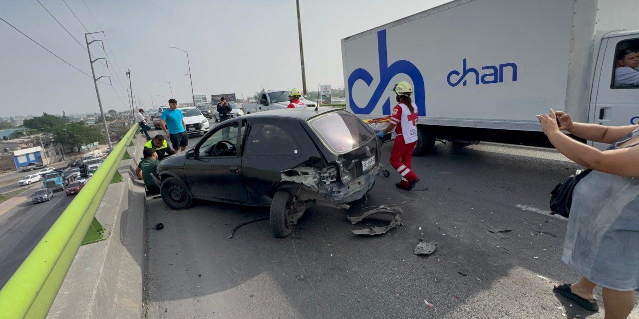 Accidente en Emilio Arizpe de la Maza deja un lesionado