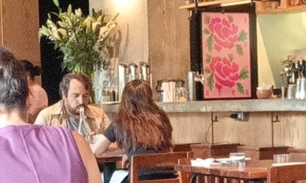 Reaparece Andy López Beltrán en restaurante de lujo de la CDMX