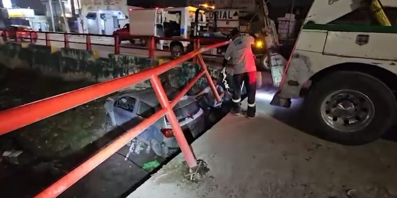 Cae a canal pluvial en Ramos Arizpe