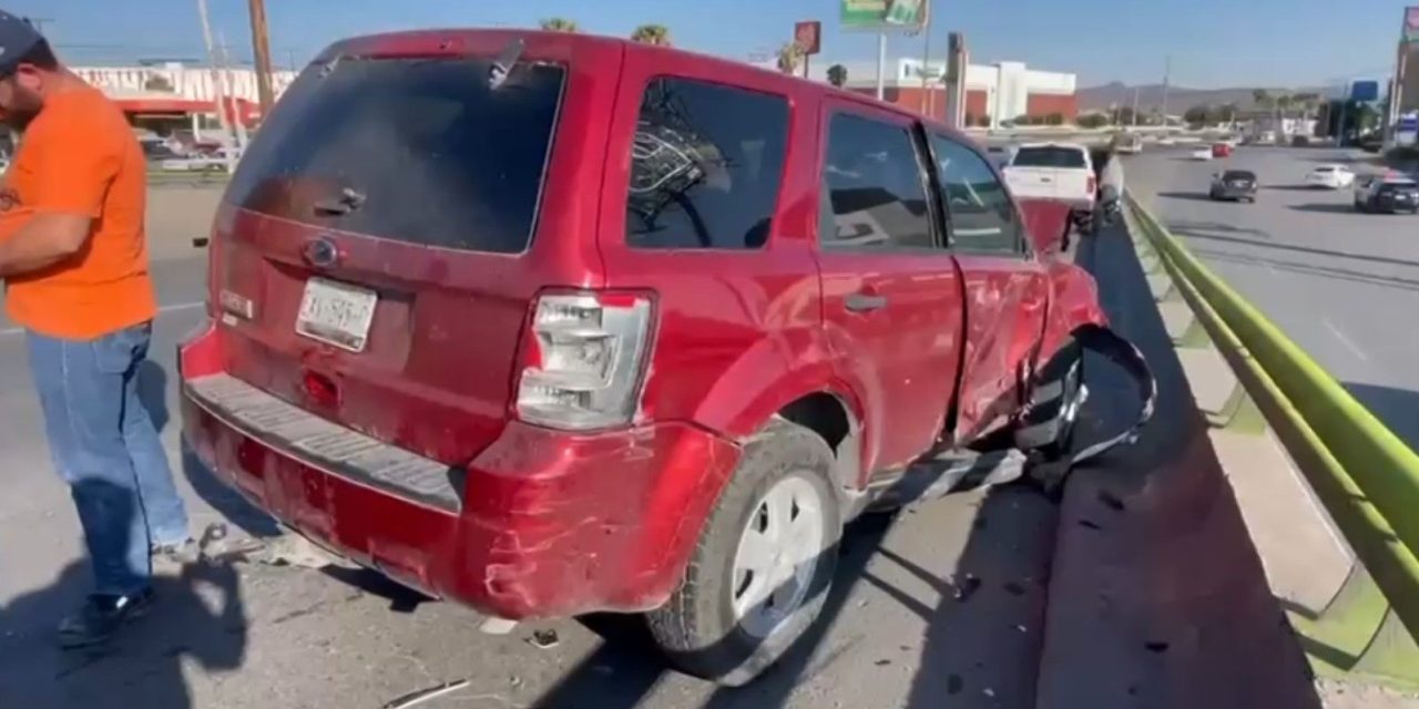 Carambola de siete vehículos colapsa  el tráfico en bulevar Nazario Ortiz Garza