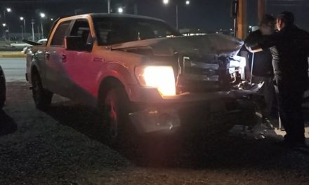 Saltillo: Hombre estaba lesionado y así condujo pero causa accidente al no quitar el pie del pedal