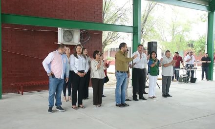 Entrega Carlos Villarreal techumbre en el CECYTEC de Monclova