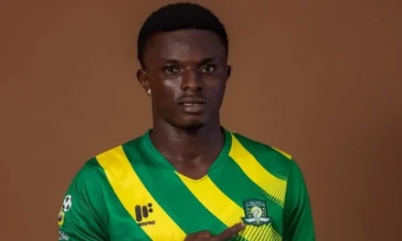 Muere futbolista ghanés tras asalto en camión