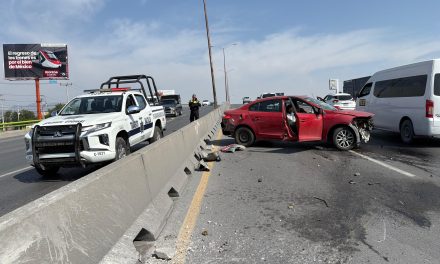 Saltillo:  Impacta muros de concreto sobre Nazario Ortiz Garza