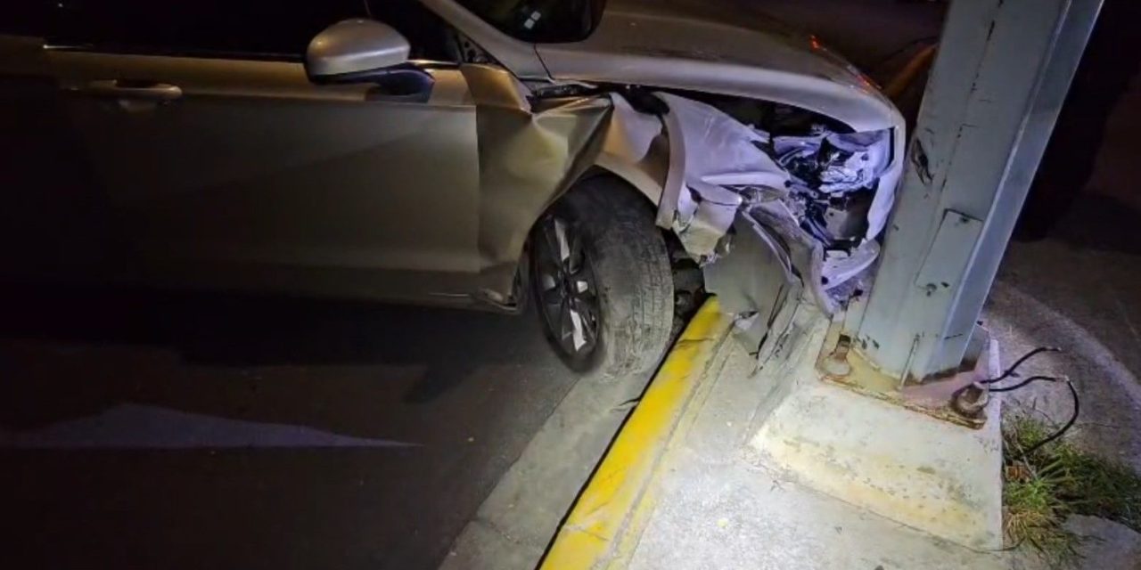 Joven conductor provoca accidente en Saltillo