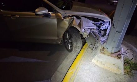 Joven conductor provoca accidente en Saltillo