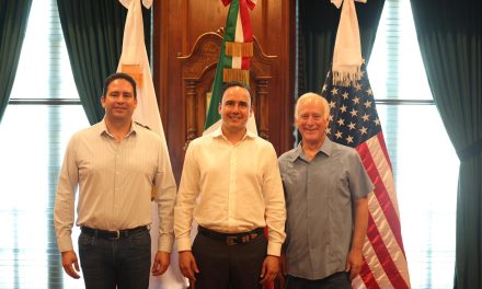 Manolo Jiménez recibe al alcalde de Austin, Texas