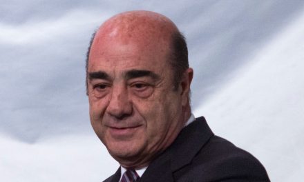 Murillo Karam sufre derrame cerebral y es hospitalizado