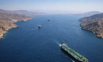 Cierre del estrecho de Ormuz y ataques en Líbano ponen en riesgo la tregua entre Estados Unidos e Irán
