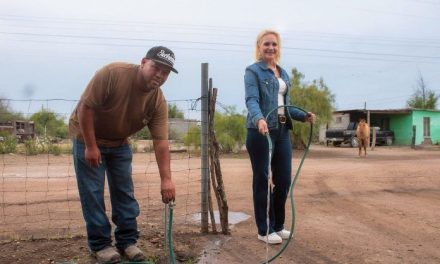 Supervisan avance de conexión de red de agua en La Cuchilla