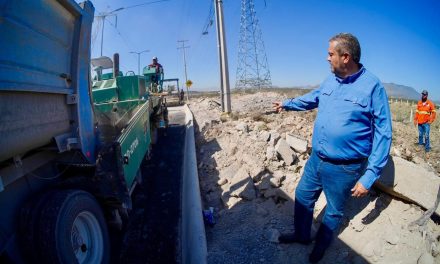 Supervisa Tomás Gutiérrez avance de obra en Camino del Real del Valle