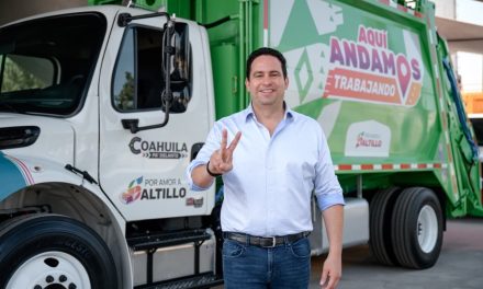 Entrega Javier Díaz ocho camiones recolectores de basura para Saltillo