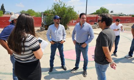 Inspeccionan rehabilitación de plaza pública en Satélite Sur