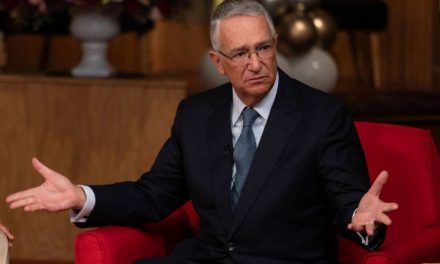 Sheinbaum y Salinas Pliego protagonizan nuevo cruce tras llamado a no ver TV Azteca