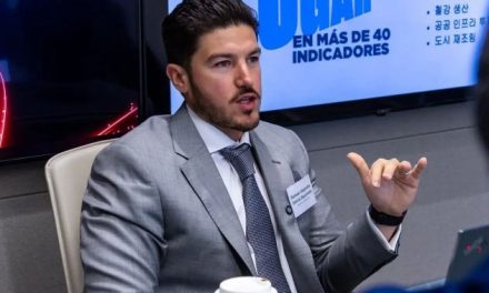 Samuel García rechaza acusaciones tras reporte sobre publicidad y triangulación de recursos