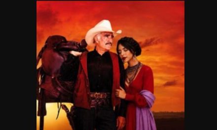 Vicente Fernández Jr. defiende participación de Ángela Aguilar en disco homenaje