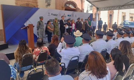 Entregan patrullas y uniformes a la Dirección de Seguridad Pública de Arteaga