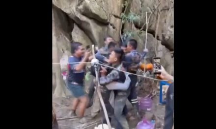 Hallan con vida a cinco personas atrapadas en cueva inundada de Laos