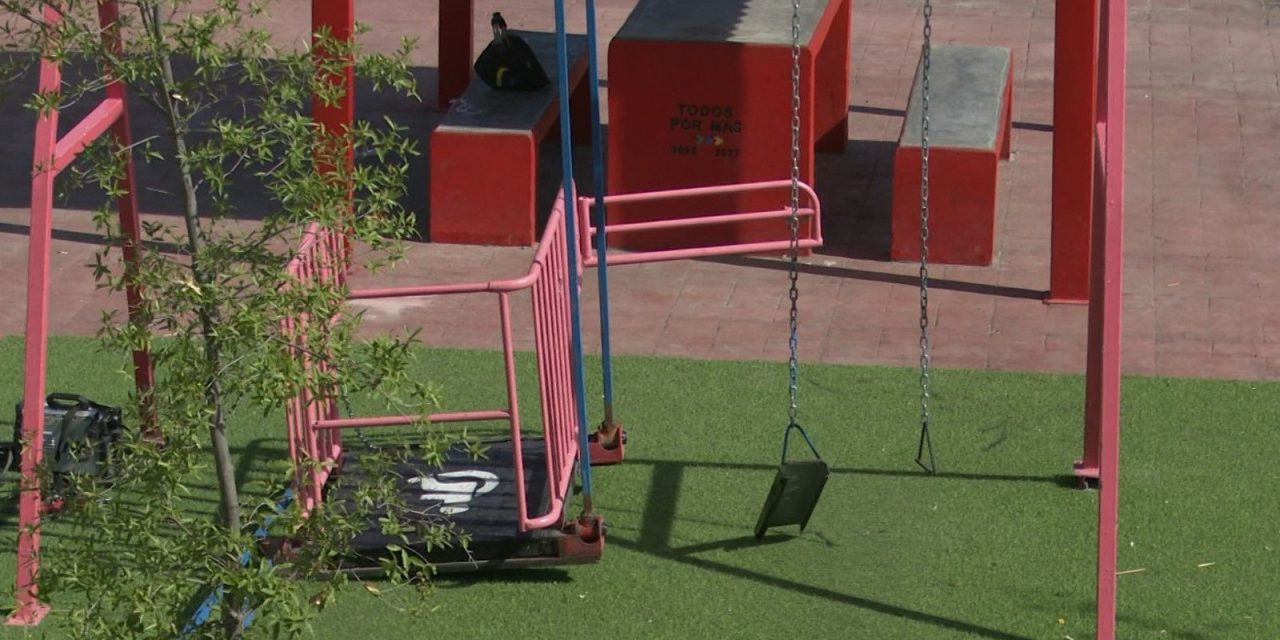 Dañan juegos infantiles en plaza recientemente inaugurada en Ramos Arizpe