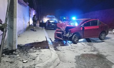 Mujer se queda dormida, choca contra y deja sin luz a la colonia Nueva Tlaxcala en Saltillo
