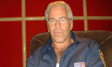 Revelan nota inédita de Jeffrey Epstein escrita antes de su muerte