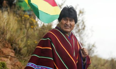 Evo Morales es declarado en rebeldía y ordenan su captura; suspenden juicio en Bolivia