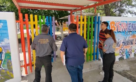 Fallece menor de seis años al caerle un columpio encima en un Jardín de Niños en Monclova