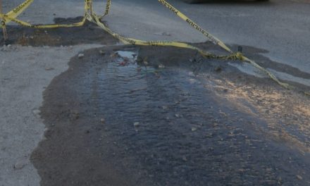 Fuga de agua potable en Loma Linda tiene varios días