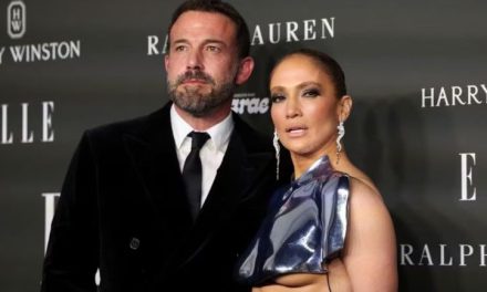 Jennifer Lopez modifica el tatuaje que compartía con Ben Affleck