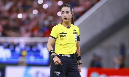 De las canchas a la pasarela: La árbitra Katia Itzel García debuta como modelo