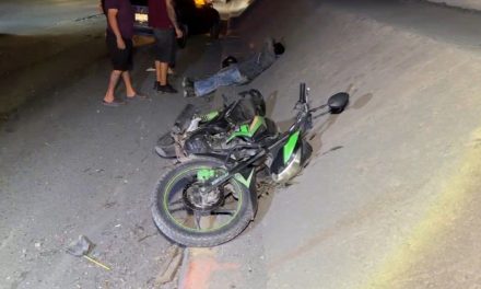 Saltillo: Derriban a motociclista y lo dejan abandonado