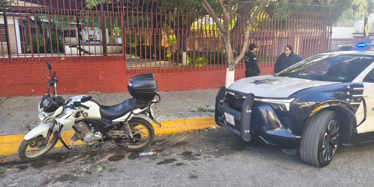 Encuentran moto abandonada en Saltillo
