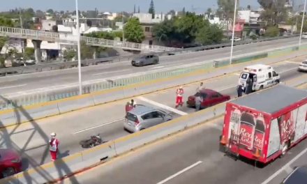 Mujer se lanzó de puente peatonal sobre vías de la Línea A del Metro en CDMX