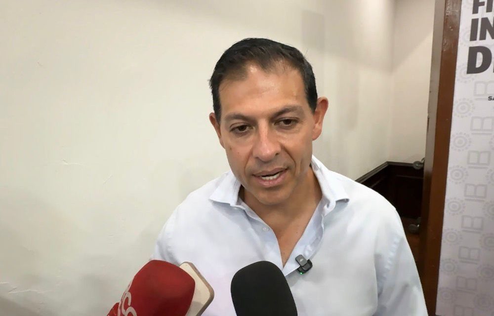 Rector de la UAdeC llama a actuar con congruencia luego de exhibición de docente tomando con estudiantes