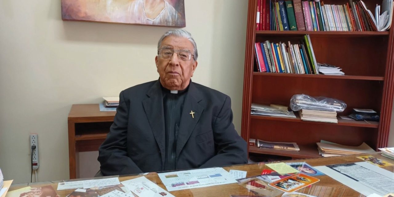 Padre Humberto González es hospitalizado
