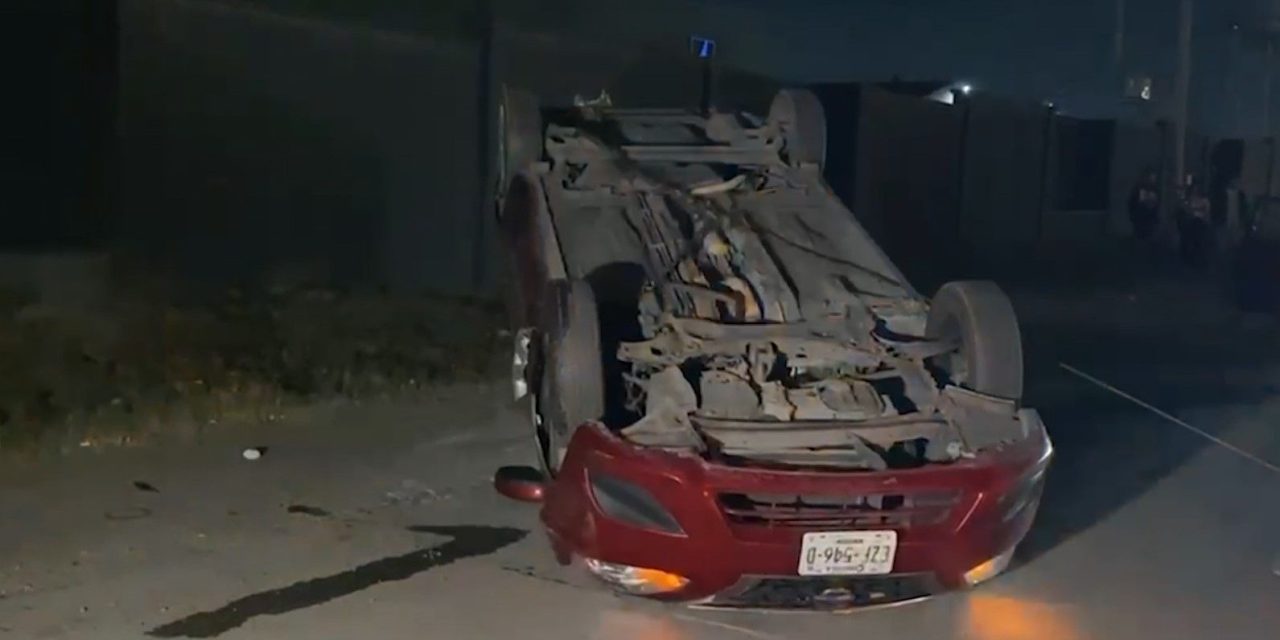 Provoca volcadura tras choque por alcance en Saltillo