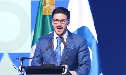 Samuel García rechaza acusaciones por presuntas triangulaciones de recursos públicos
