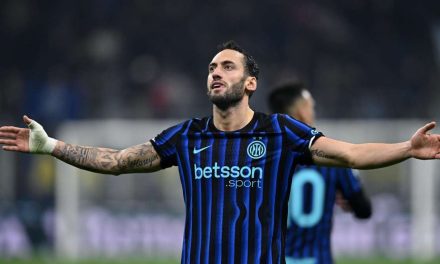Así fue el baile al estilo Michael Jackson de estrella del Inter de Milan en medio de los festejos del título de la Serie A