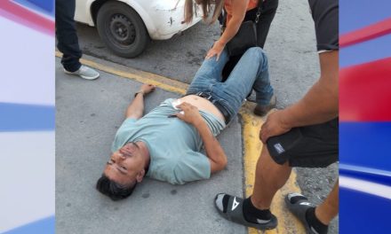Un hombre fue apuñalado en el estacionamiento de una plaza comercial  de Saltillo con un desarmador