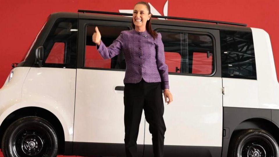 Presidenta Sheinbaum presenta el auto eléctrico Olinia 1