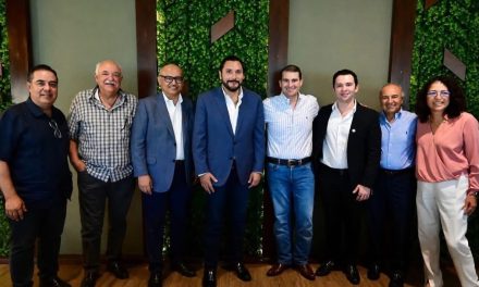 Carlos Villarreal fortalece vínculos con la industria de la radio y la televisión