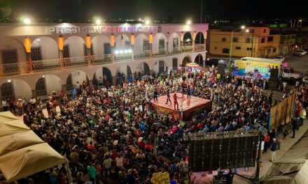 Frontera celebrará a los papás con lucha libre
