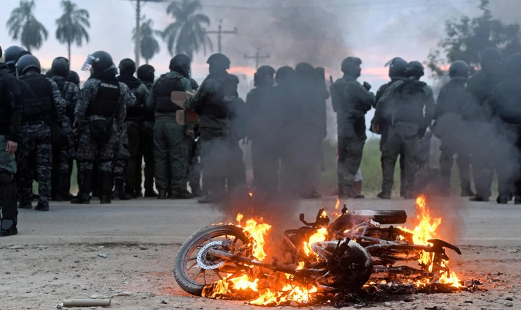 Bolivia decreta estado de excepción por protestas y bloqueos