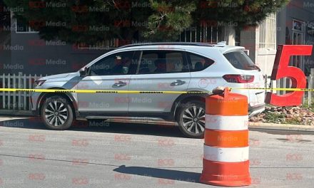 Mujer llega sin signos vitales a la estación de Bomberos, ubicada en Derramadero