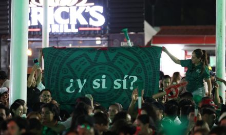 Disfrutan saltillenses el juego de la Selección Mexicana en el FUTFEST