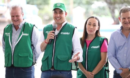 En equipo seguimos supervisando obras sociales en Coahuila: Manolo