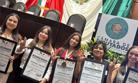 Alumnas de UAdeC reciben reconocimiento nacional al Mérito Estudiantil 2026