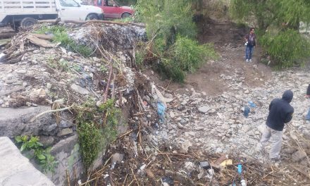 Limpian arroyos en Ramos Arizpe para evitar inundaciones