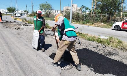 Llevan trabajos de reparación de bacheo en Ramos Arizpe